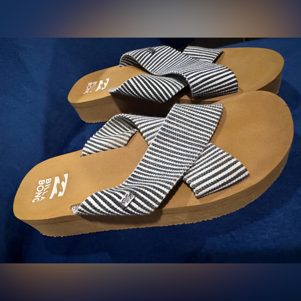 Billabong Boardwalk mod-wedge Women's Black and Tan Striped Sandals
